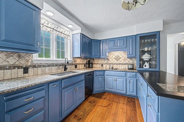 6 N Mill St, Hopkinton, MA 01748