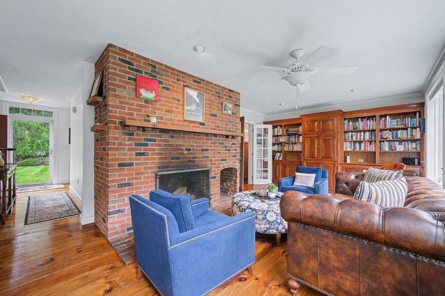 6 N Mill St, Hopkinton, MA 01748
