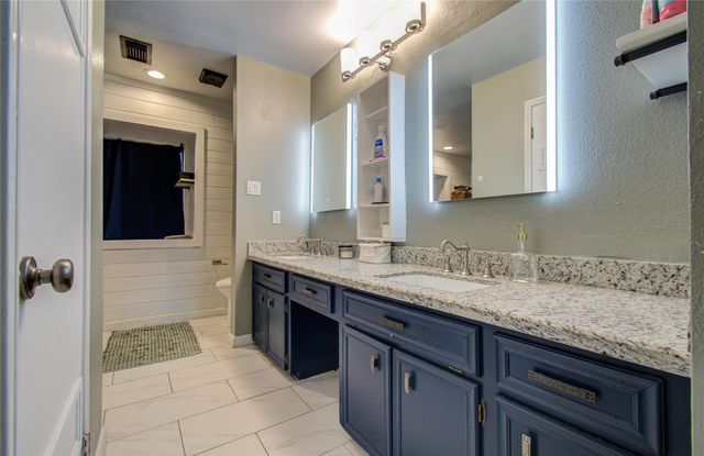 16707 Fernwood Way, Houston, TX 77058