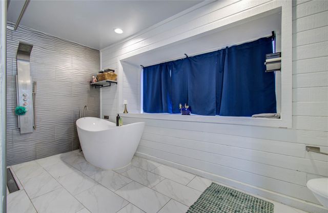 16707 Fernwood Way, Houston, TX 77058