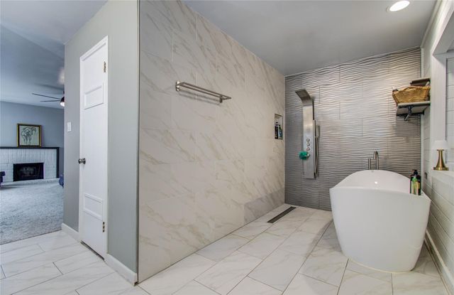 16707 Fernwood Way, Houston, TX 77058