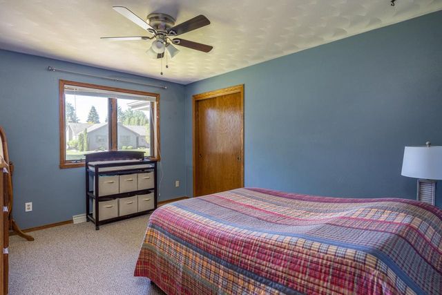 2656 W SUNNYVIEW ROAD, Appleton, WI 54914