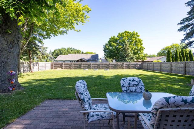 2656 W SUNNYVIEW ROAD, Appleton, WI 54914