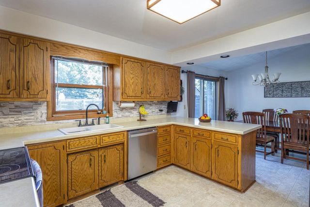 2656 W SUNNYVIEW ROAD, Appleton, WI 54914
