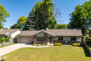 2656 W SUNNYVIEW ROAD, Appleton, WI 54914
