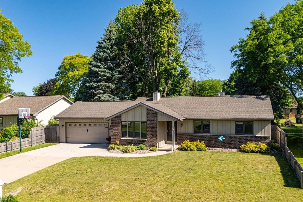 2656 W SUNNYVIEW ROAD, Appleton, WI 54914