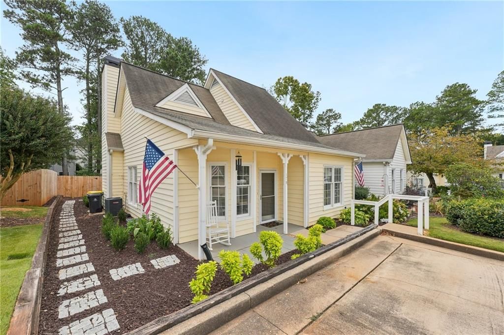 178 Victoria Way, Roswell, GA 30075