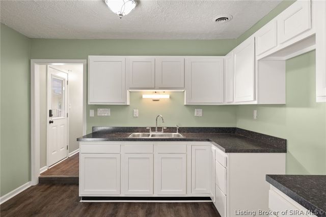 206 Franklin Street, Utica, IN 47130
