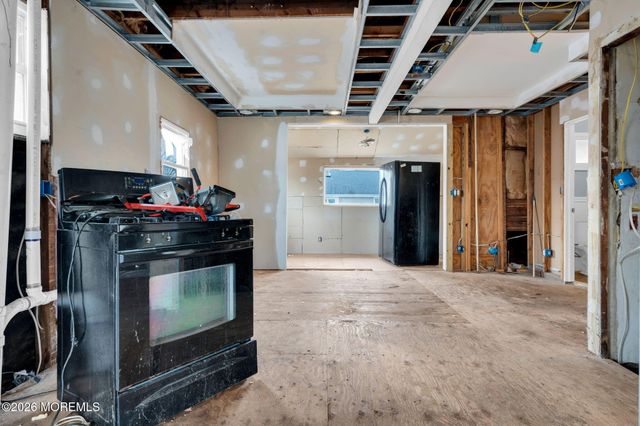 26 Murray Lane, Keansburg, NJ 07734