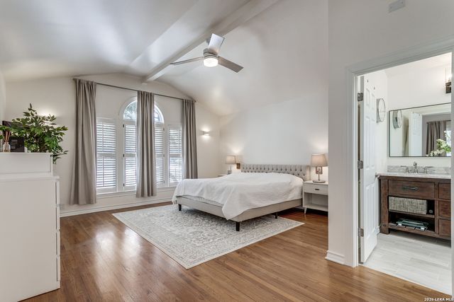 325 Canterbury Hill, Terrell Hills, TX 78209