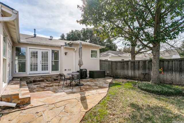 325 Canterbury Hill, Terrell Hills, TX 78209