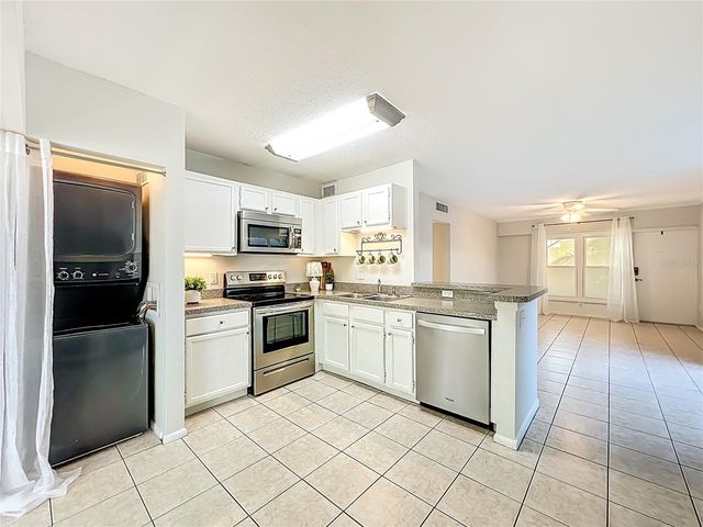 1100 DELANEY AVENUE E15, Orlando, FL 32806