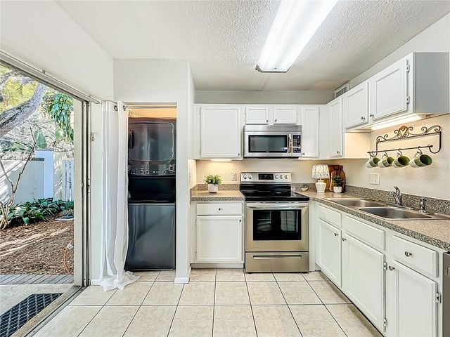 1100 DELANEY AVENUE E15, Orlando, FL 32806