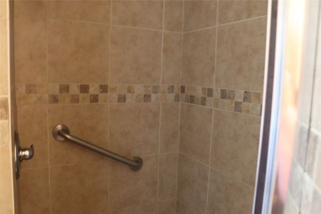 1147 Riverview Drive, Cleburne, TX 76033
