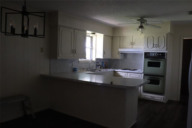 1147 Riverview Drive, Cleburne, TX 76033