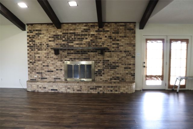 1147 Riverview Drive, Cleburne, TX 76033