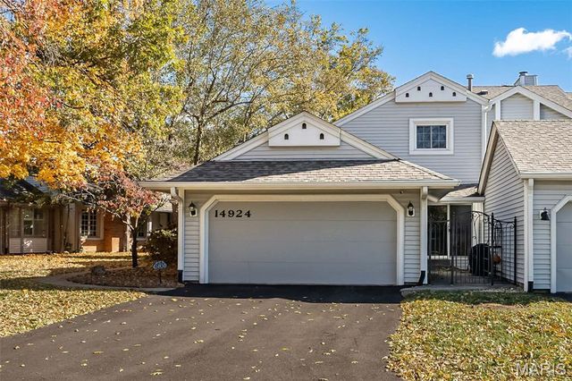 14924 Manor Lake Drive, Chesterfield, MO 63017