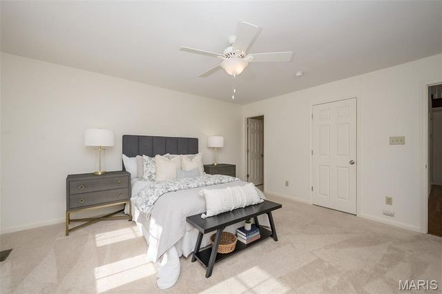 14924 Manor Lake Drive, Chesterfield, MO 63017