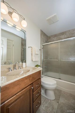 14924 Manor Lake Drive, Chesterfield, MO 63017