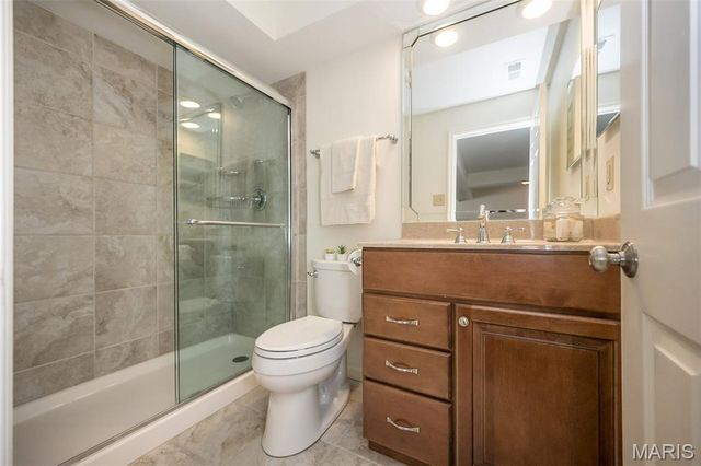 14924 Manor Lake Drive, Chesterfield, MO 63017