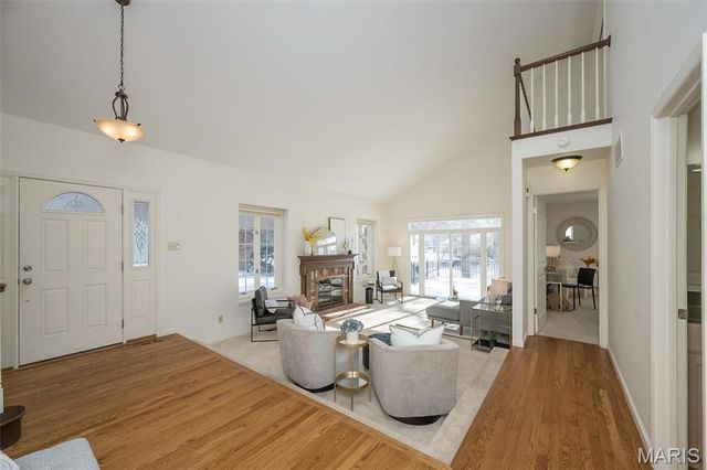 14924 Manor Lake Drive, Chesterfield, MO 63017