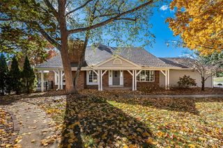 14924 Manor Lake Drive, Chesterfield, MO 63017