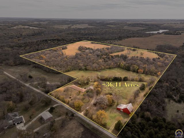 5055 W 117th ST, Carbondale, KS 66414