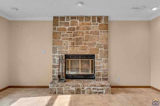 5055 W 117th ST, Carbondale, KS 66414