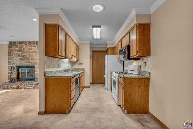 5055 W 117th ST, Carbondale, KS 66414