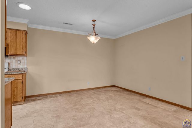 5055 W 117th ST, Carbondale, KS 66414