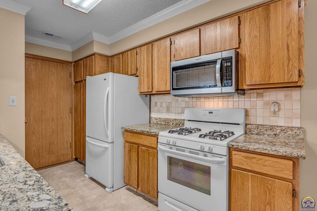 5055 W 117th ST, Carbondale, KS 66414