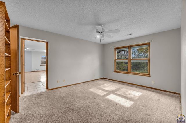 5055 W 117th ST, Carbondale, KS 66414