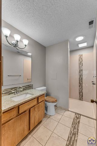 5055 W 117th ST, Carbondale, KS 66414