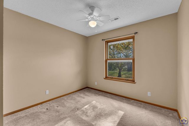 5055 W 117th ST, Carbondale, KS 66414