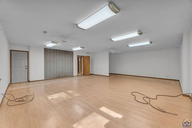 5055 W 117th ST, Carbondale, KS 66414