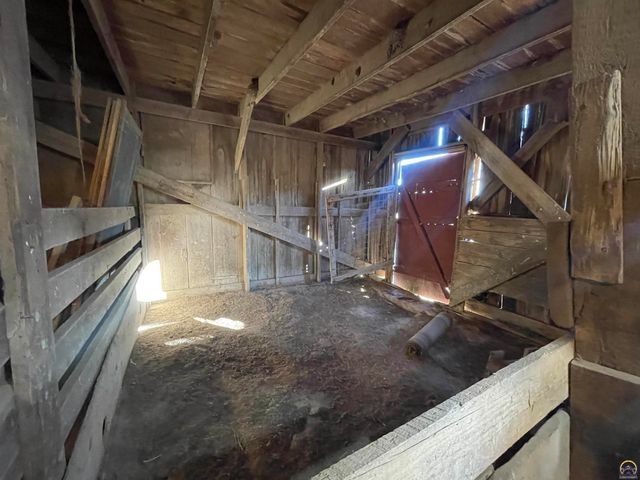 5055 W 117th ST, Carbondale, KS 66414