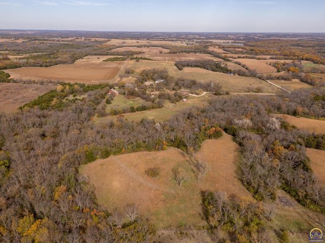 5055 W 117th ST, Carbondale, KS 66414