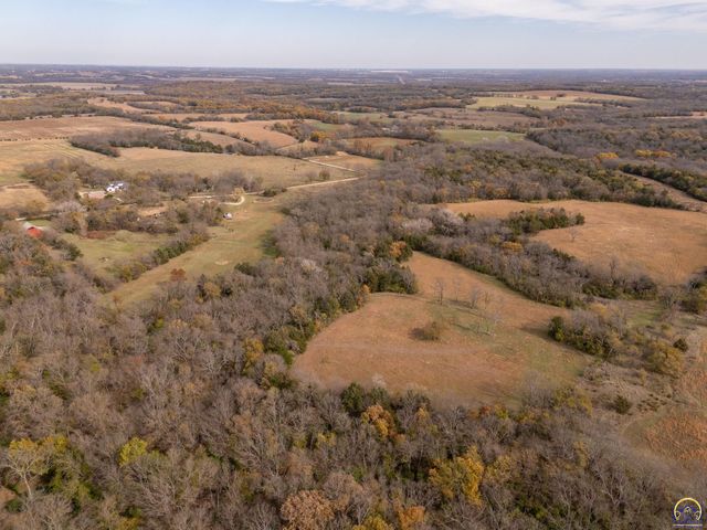 5055 W 117th ST, Carbondale, KS 66414