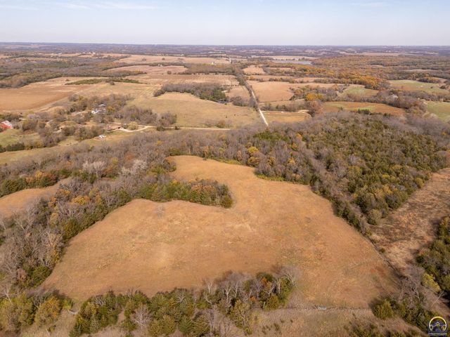 5055 W 117th ST, Carbondale, KS 66414