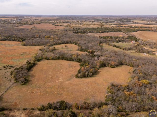 5055 W 117th ST, Carbondale, KS 66414