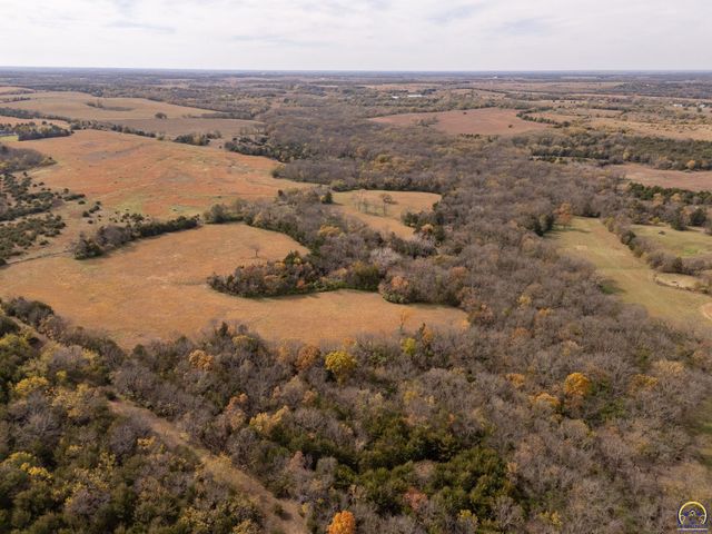 5055 W 117th ST, Carbondale, KS 66414