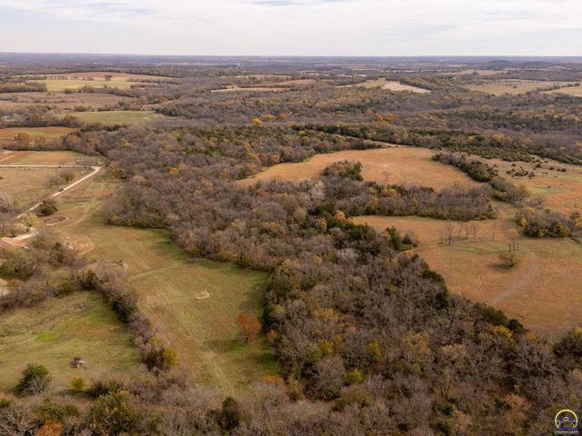 5055 W 117th ST, Carbondale, KS 66414