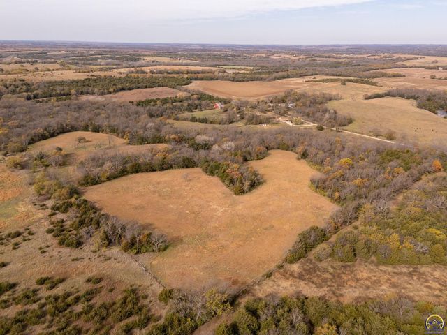 5055 W 117th ST, Carbondale, KS 66414