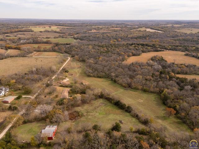 5055 W 117th ST, Carbondale, KS 66414