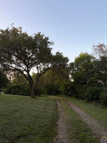 5055 W 117th ST, Carbondale, KS 66414