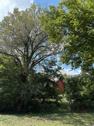 5055 W 117th ST, Carbondale, KS 66414