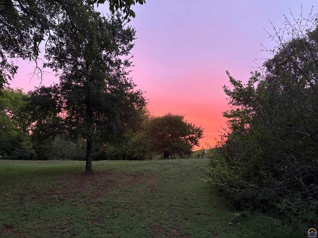 5055 W 117th ST, Carbondale, KS 66414