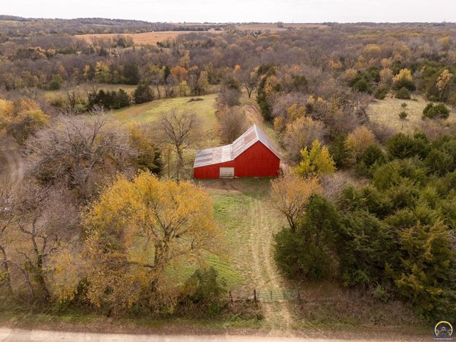 5055 W 117th ST, Carbondale, KS 66414