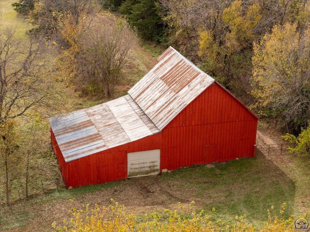 5055 W 117th ST, Carbondale, KS 66414