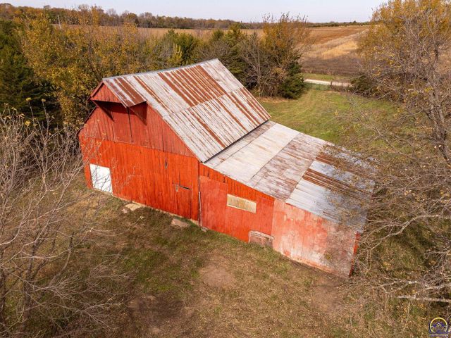 5055 W 117th ST, Carbondale, KS 66414